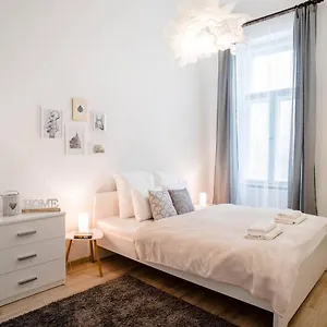 https://comfy-renewed-3-bedroom-apt-in-center.inbudapesthotels.com