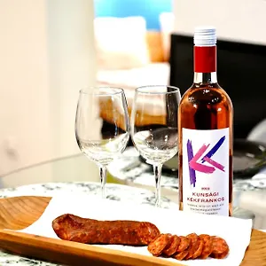 marti-kozponti-apartman.inbudapesthotels.com/